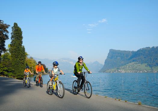 רכיבת אופניים עם כל המשפחה במרכז שוויץ